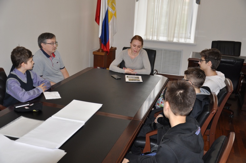 Воспитанники «Кванториума» стали гостями Ставропольской городской Думы