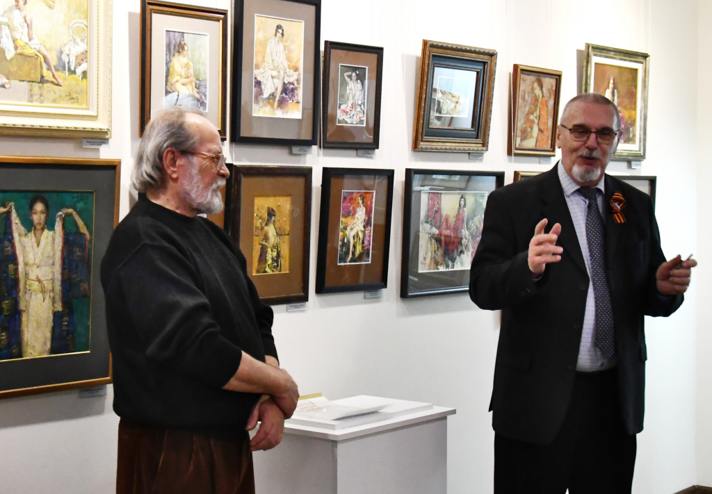 В музее-усадьбе В.И. Смирнова открылась выставка Петра Охрименко «С любовью к женщине»