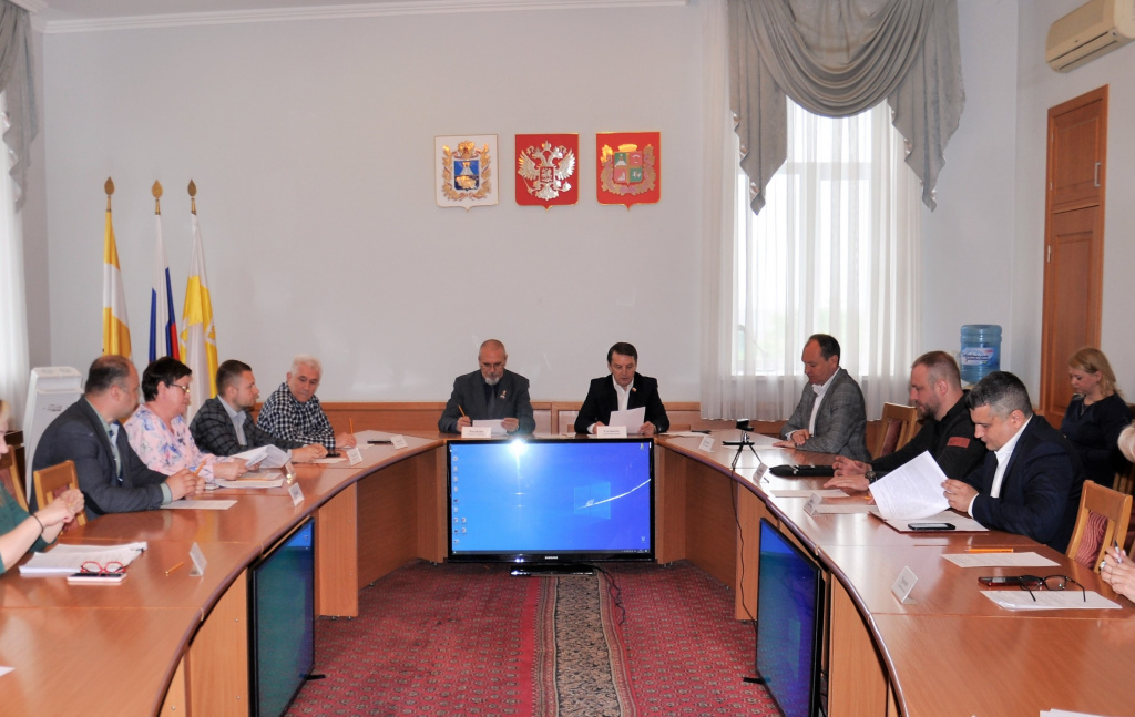 В городской Думе состоялись заседания комитетов