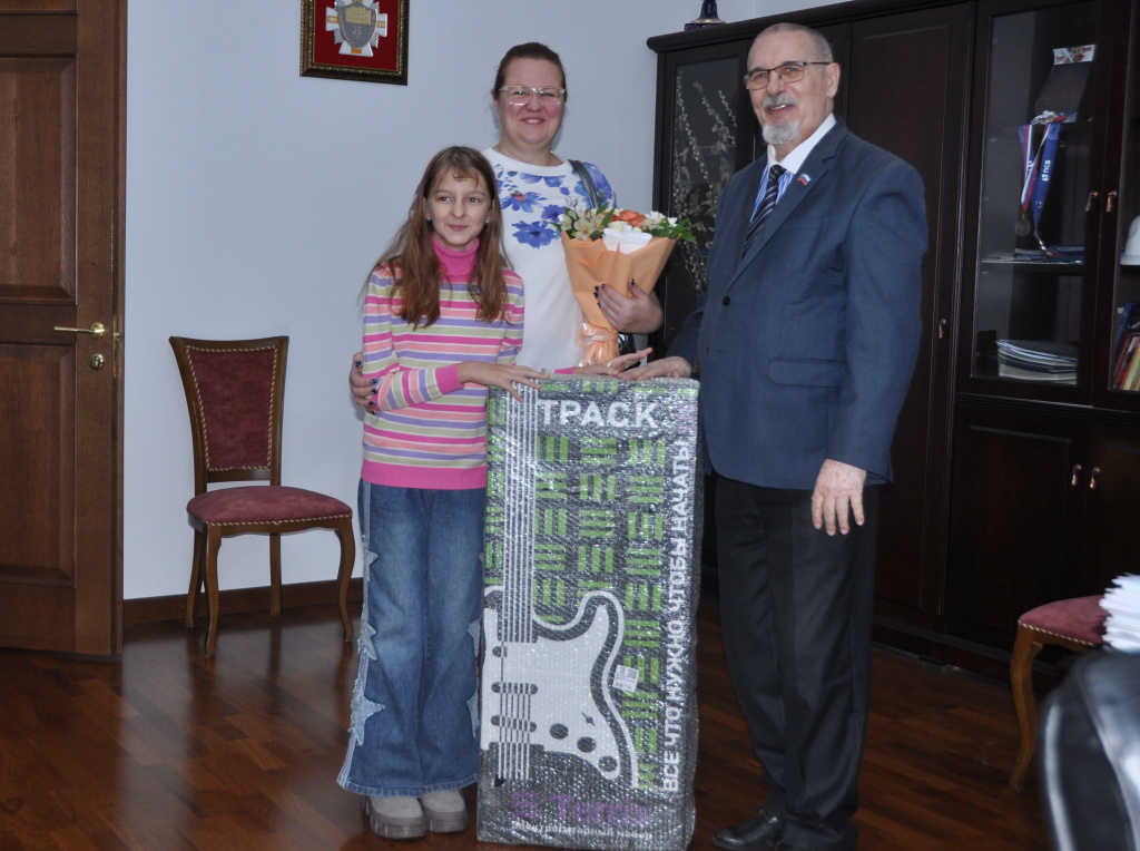 Музыкальная мечта юной ставропольчанки исполнилась в городской Думе