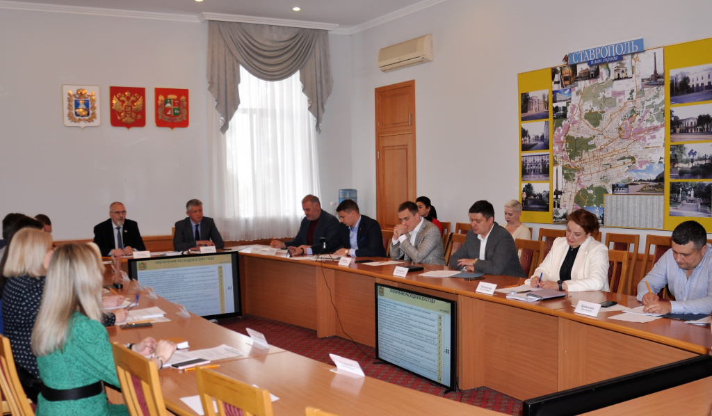 В повестке дня – бюджет: Александр Кочерга провел заседание думского комитета