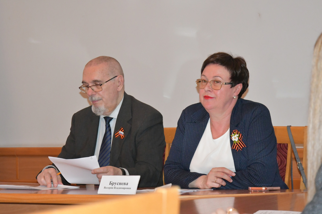 В зоне внимания – доступность среды и социальный контракт: Валерия Бруснева провела заседание комитета гордумы по соцполитке