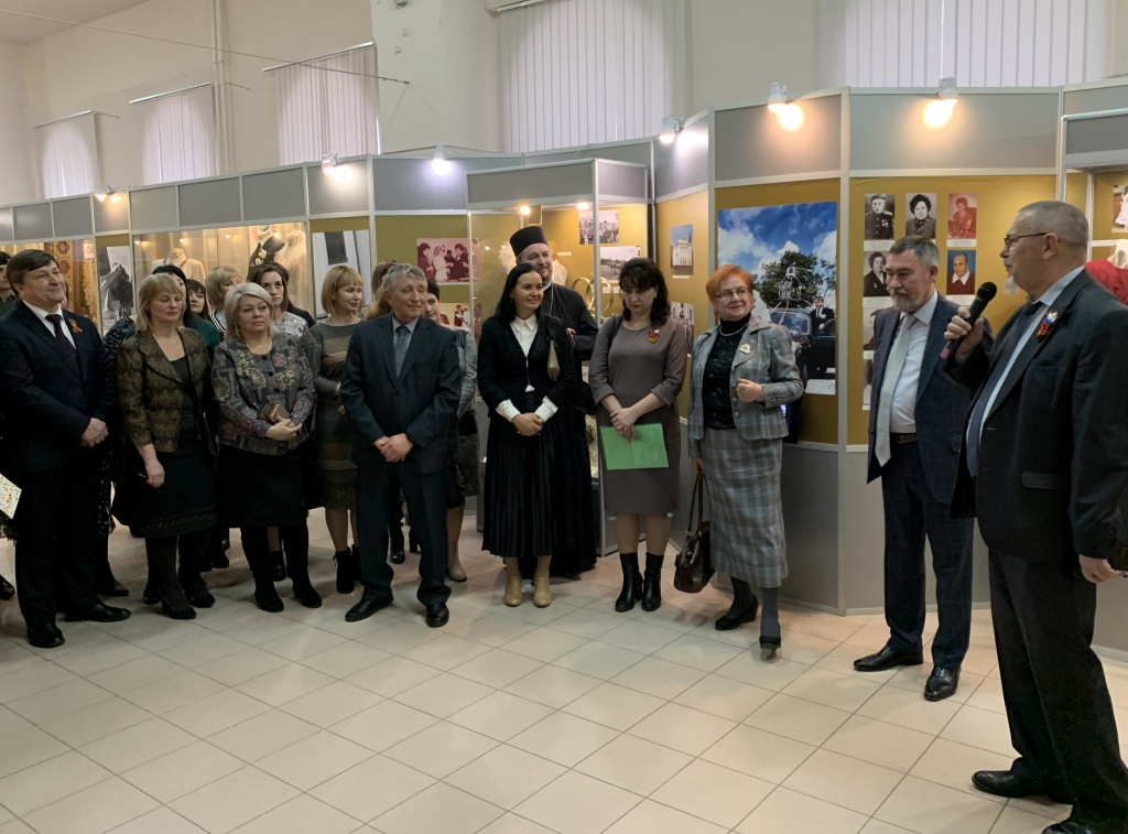 Георгий Колягин посетил выставку «Свидетели судеб»